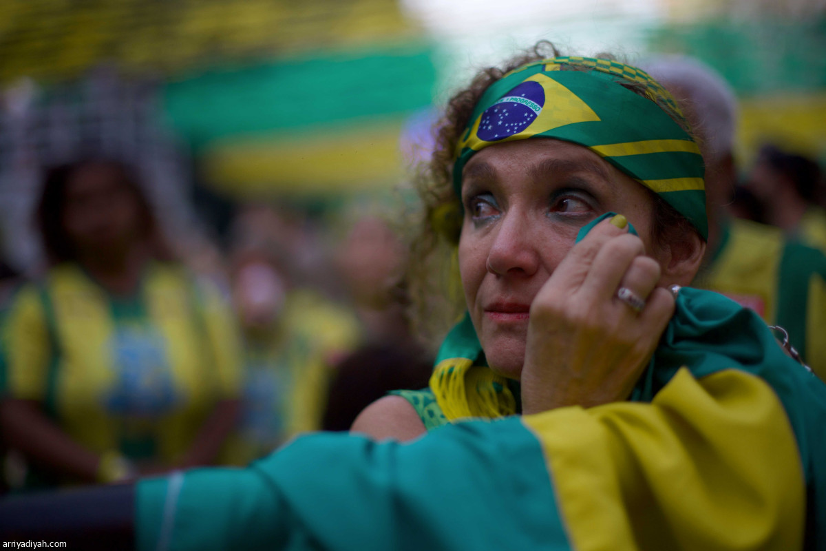 برازيليات يذرفن الدموع