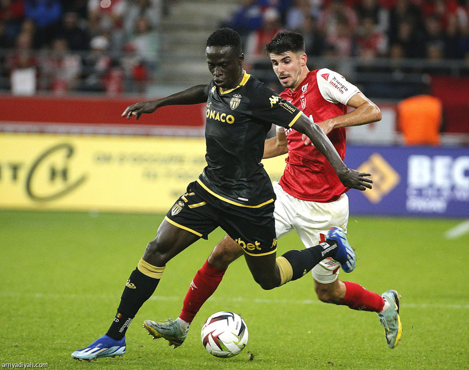 موناكو يحافظ على الصدارة بثلاثية ستاد ريمس