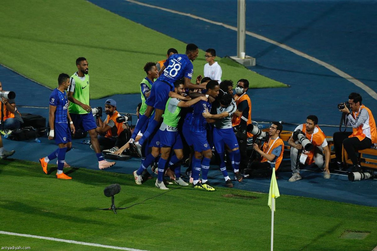 الهلال يطارد النصر