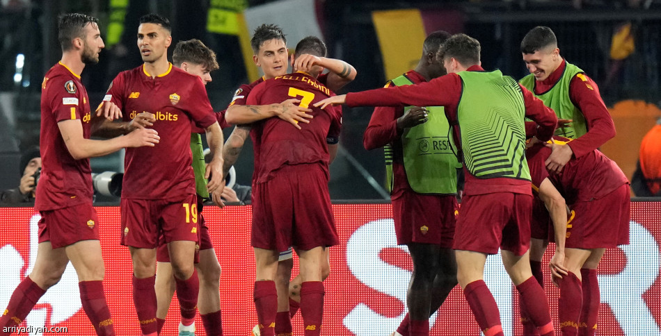 روما يكتسح فينورد برباعية