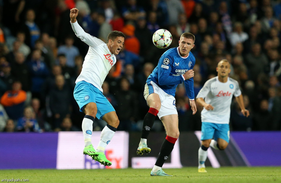 أبطال أوروبا.. نابولي يتصدر بثلاثية رينجرز