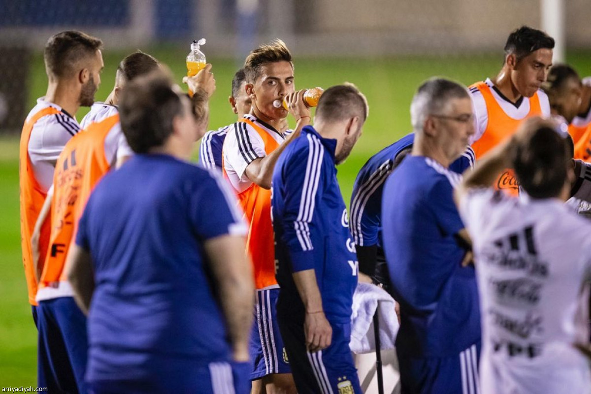 التانجو في الهلال