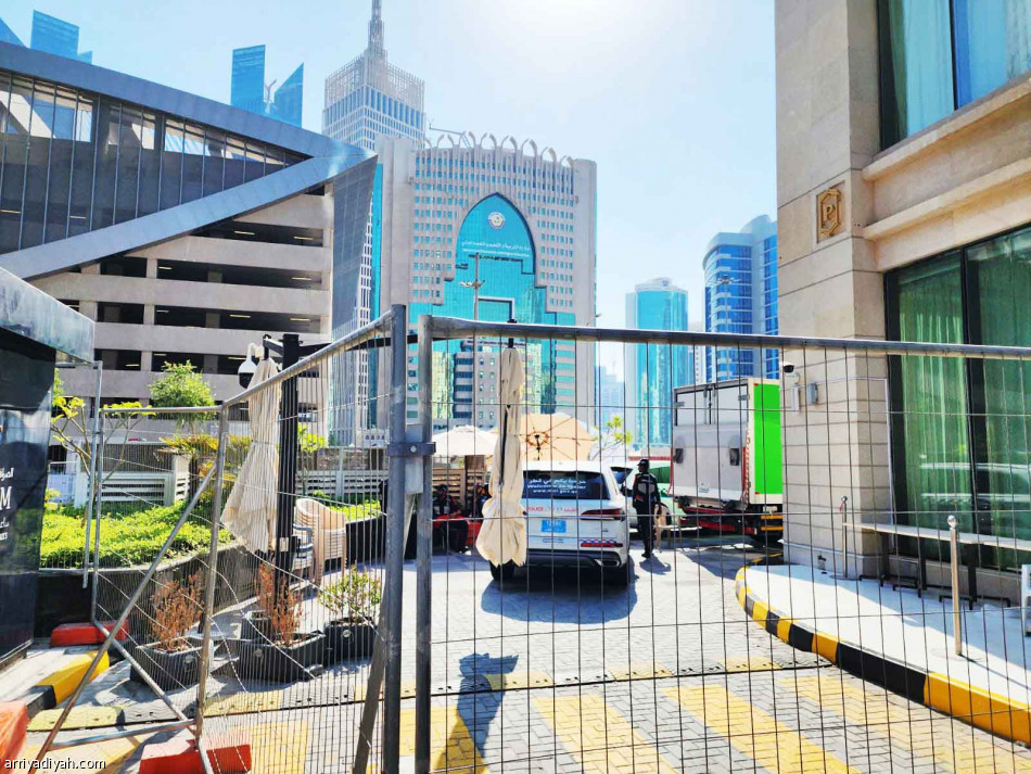 التاريخ..
ينتظر
ابن «البائع المتجول»