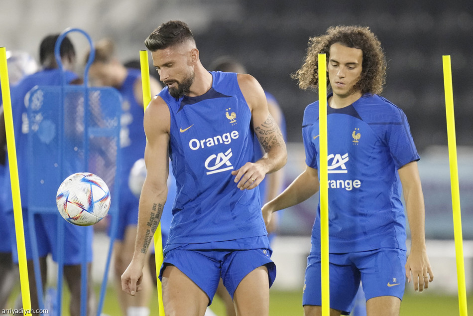 فرنسا 
ضربة موجعة سادسة