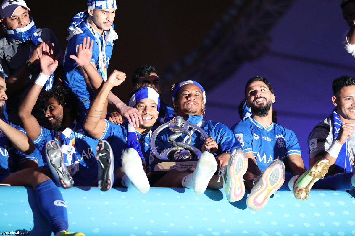 أبطال آسيا يحتفلون