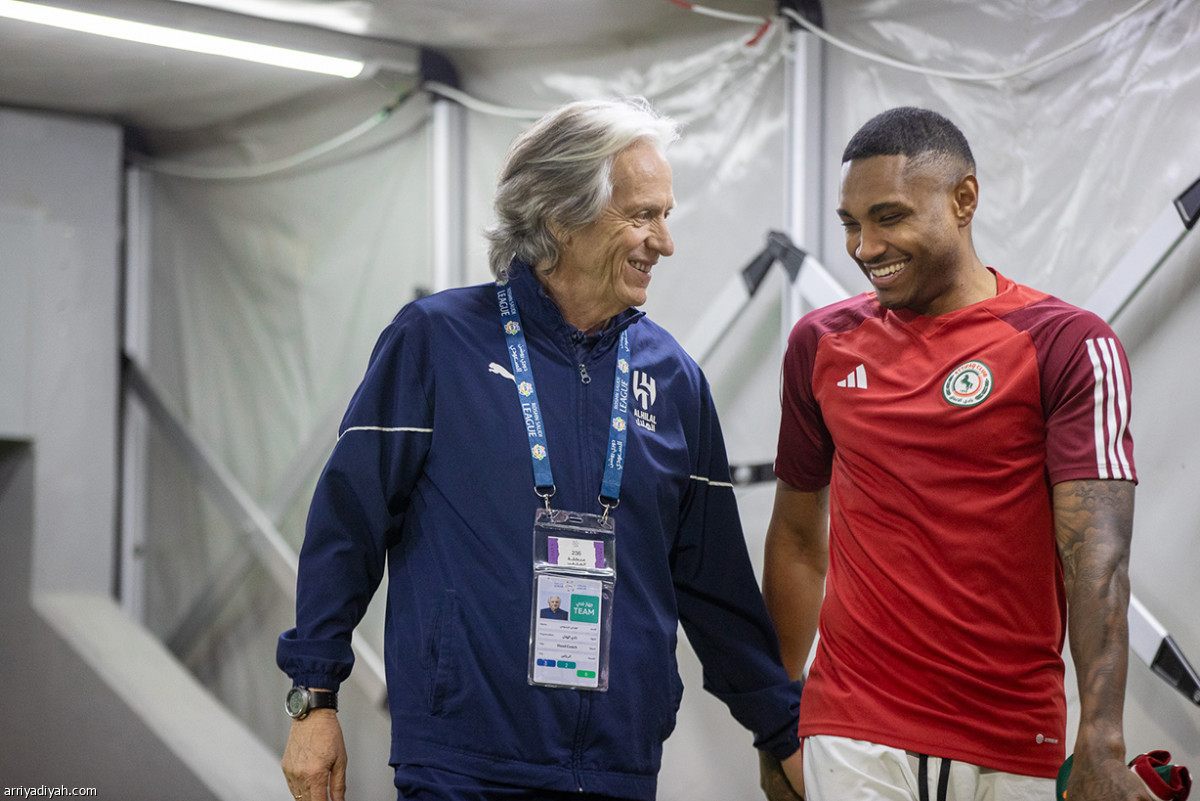 علاقات قديمة