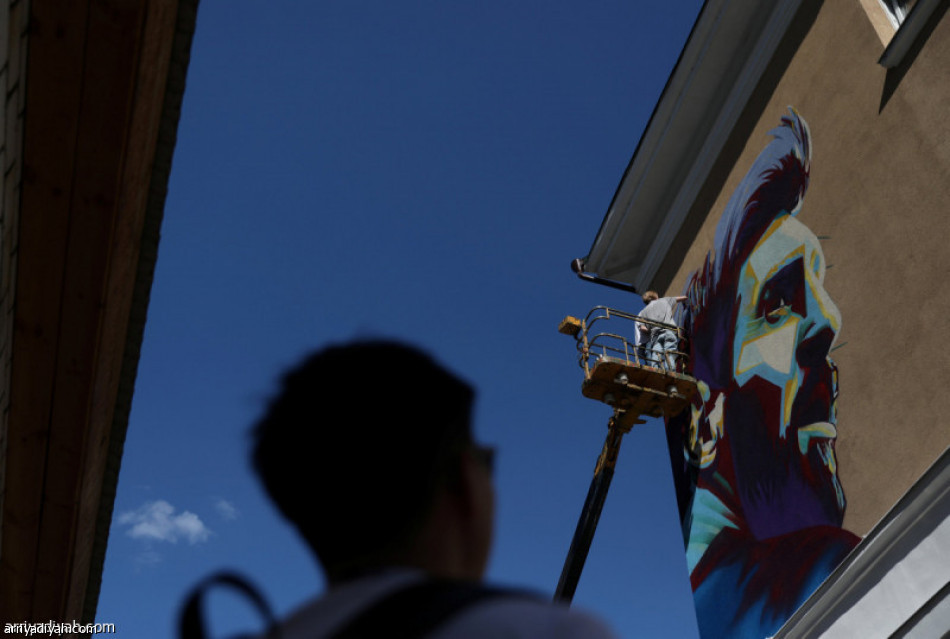 «الجداريات» صراع بين ميسي ورونالدو