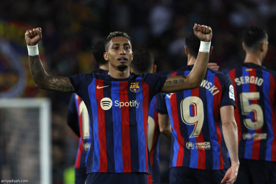 برشلونة يضرب بيتيس برباعية.. ويقترب من اللقب