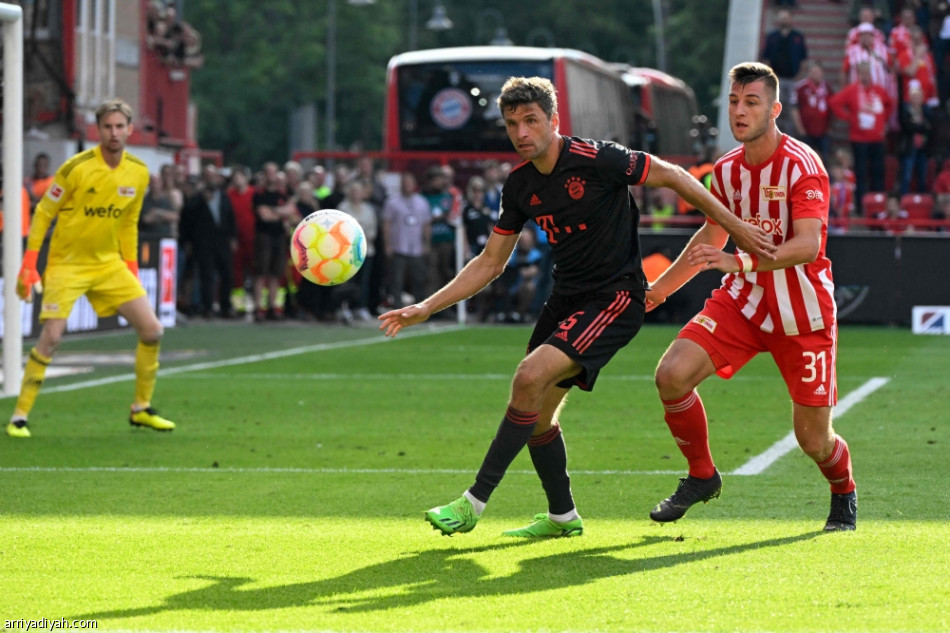 بايرن يواصل نزف النقاط.. وفرايبورج يتصدر