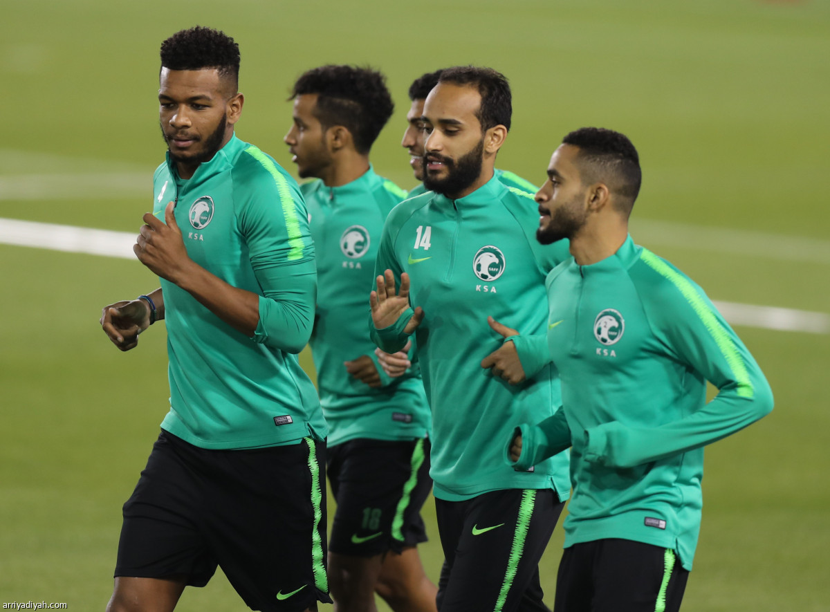 الأخضر يستعد للعبور