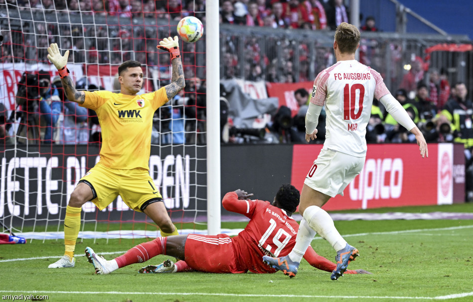 بايرن يضرب أوجسبورج بخماسية