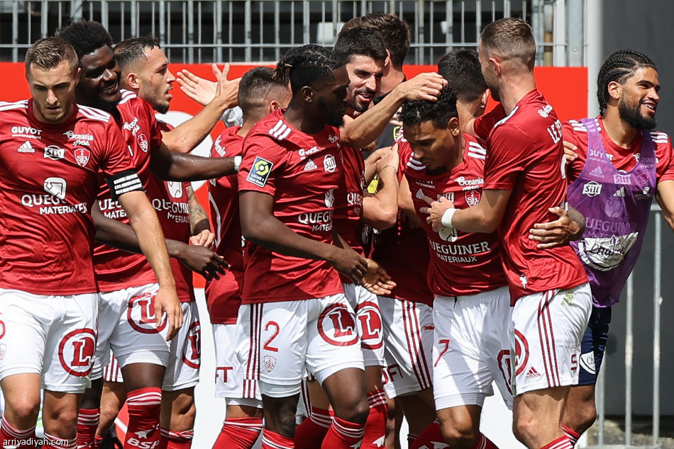 الدوري الفرنسي.. ستاد بريست يقلب تأخره أمام لانس