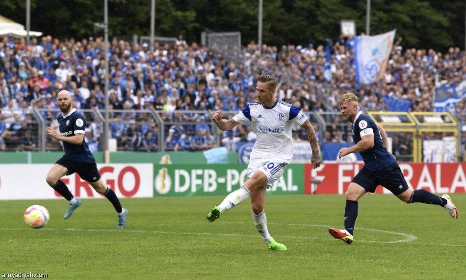 كأس ألمانيا.. شالكة يتأهل بخماسية بريمر