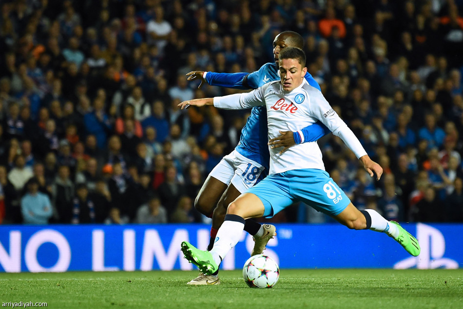أبطال أوروبا.. نابولي يتصدر بثلاثية رينجرز