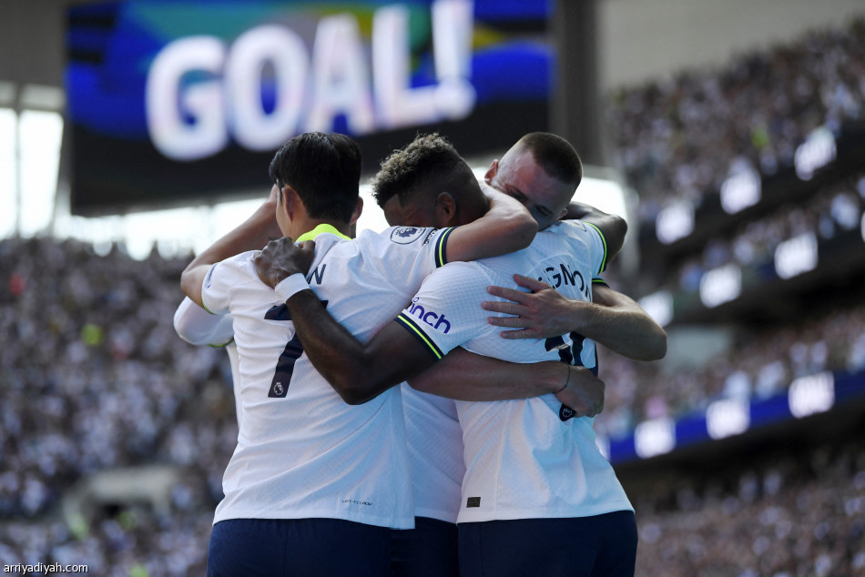 توتنهام يضرب ساوثمبتون برباعية