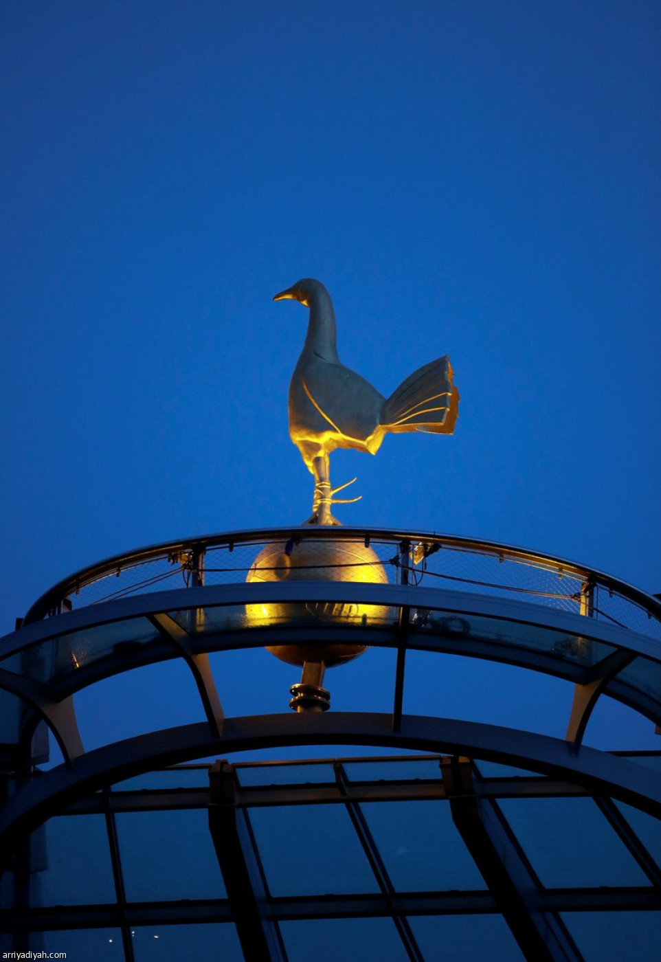 توتنهام يدشن ملعبه