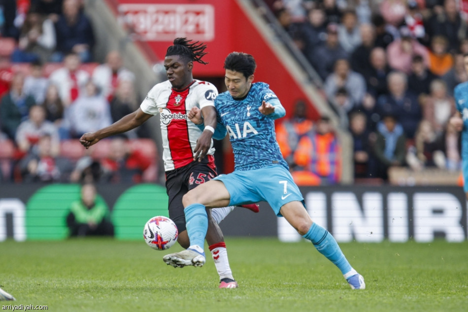 ساوثهامتون يسقط توتنهام بـ«جزائية قاتلة»