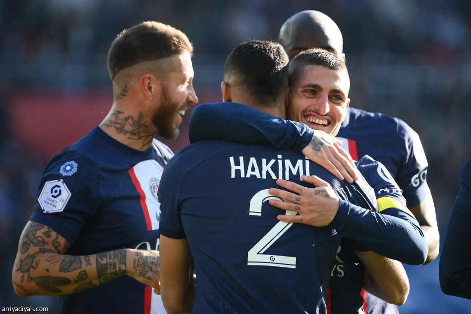 باريس يسحق أوكسير بخماسية