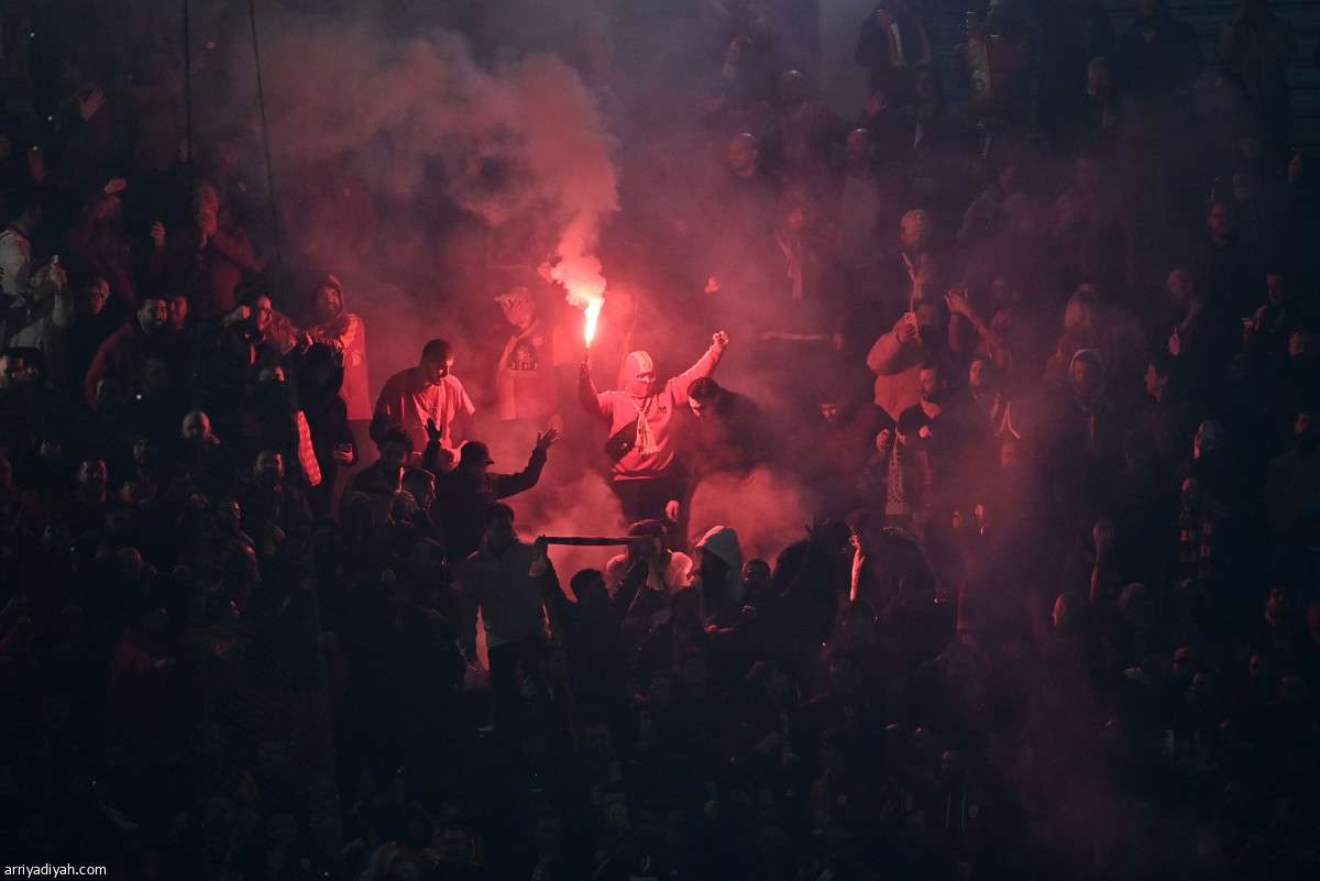 غلطة سراي يحتفل