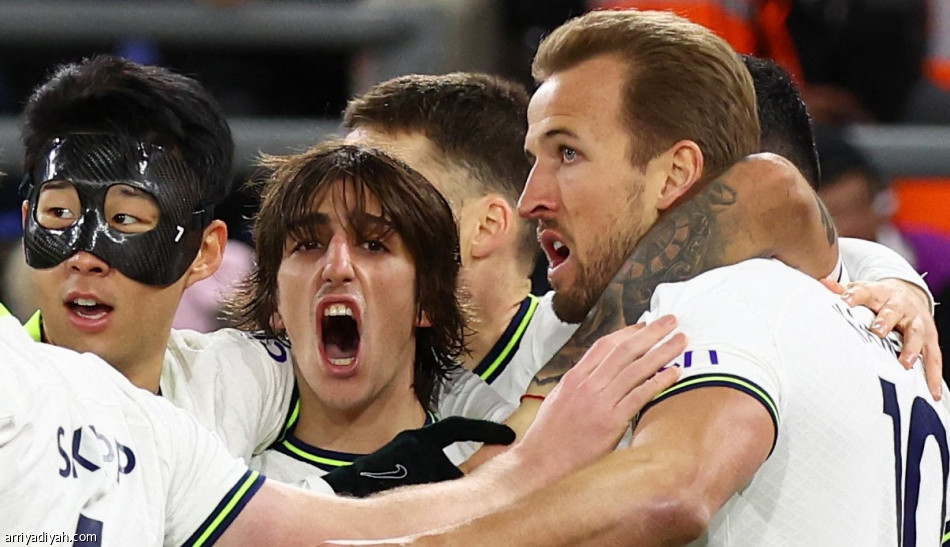 توتنهام يكتسح كريستال بالاس برباعية