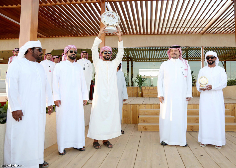 مون.. 
كوري ينافس بـ 3 مطايا