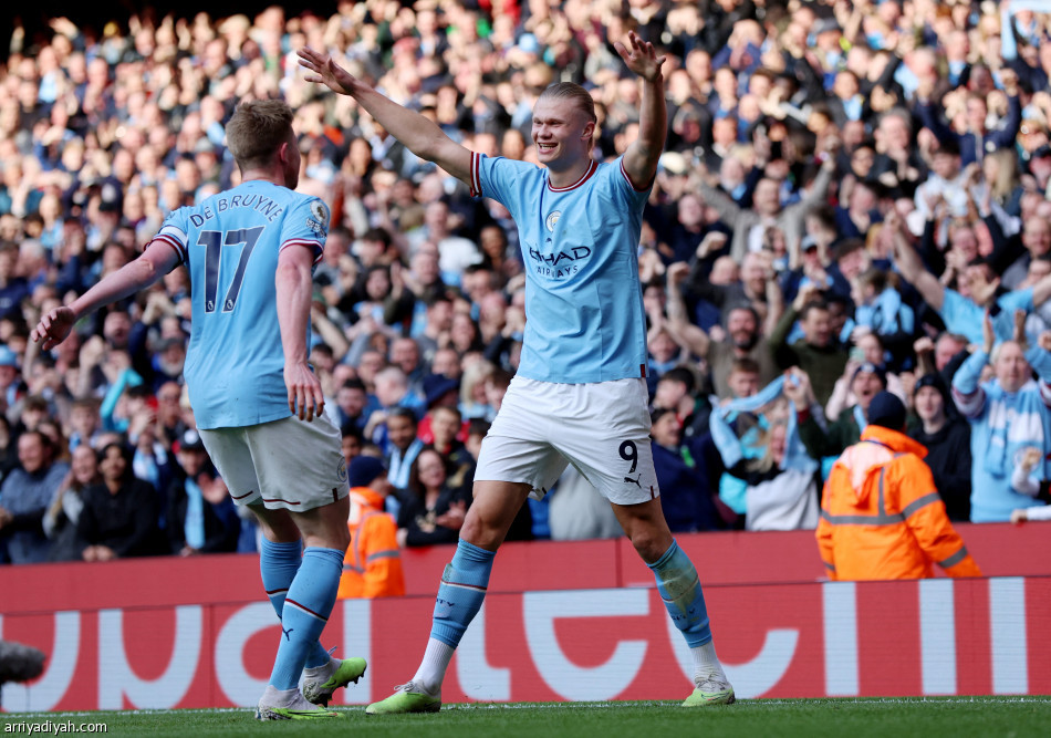 الستي يضيق الخناق على أرسنال