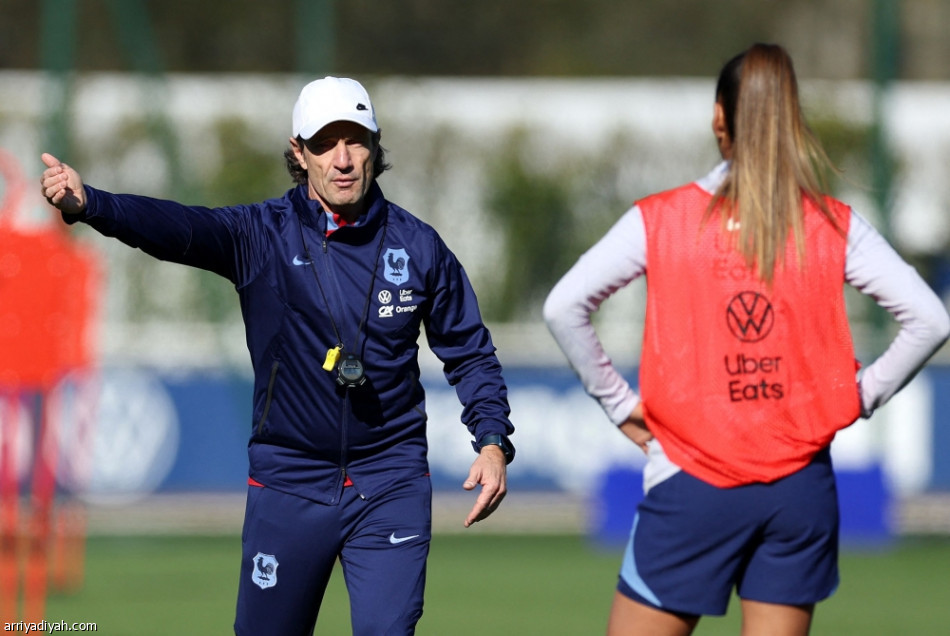 رينارد يسمح للاعبات فرنسا بالتدرب مع أطفالهن