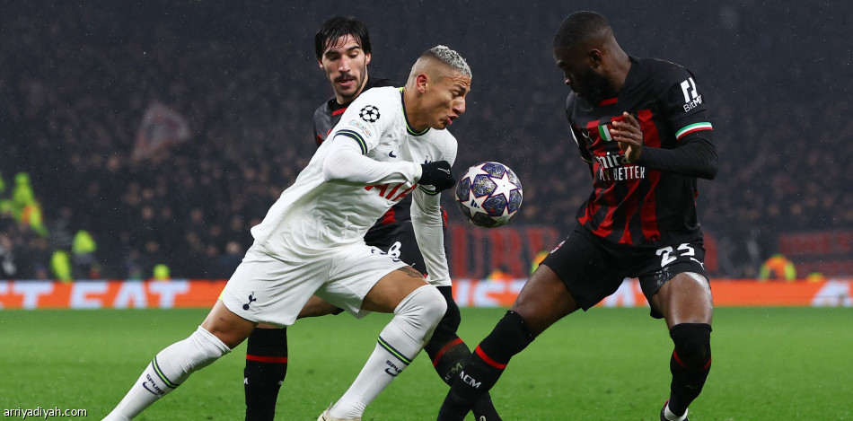 ميلان يتخطى توتنهام.. ويبلغ ربع نهائي الأبطال