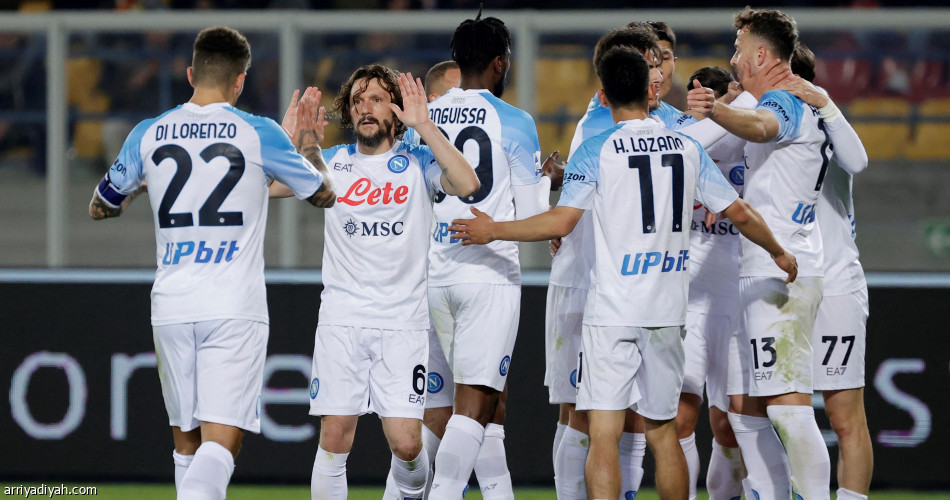 نابولي يستعيد توازنه بثنائية ليتشي