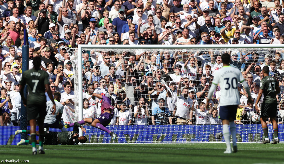 توتنهام يضرب ساوثمبتون برباعية