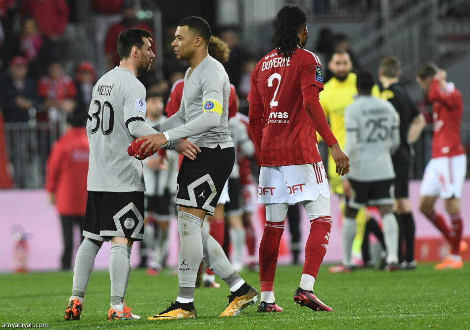 مبابي ينقذ سان جيرمان أمام بريست