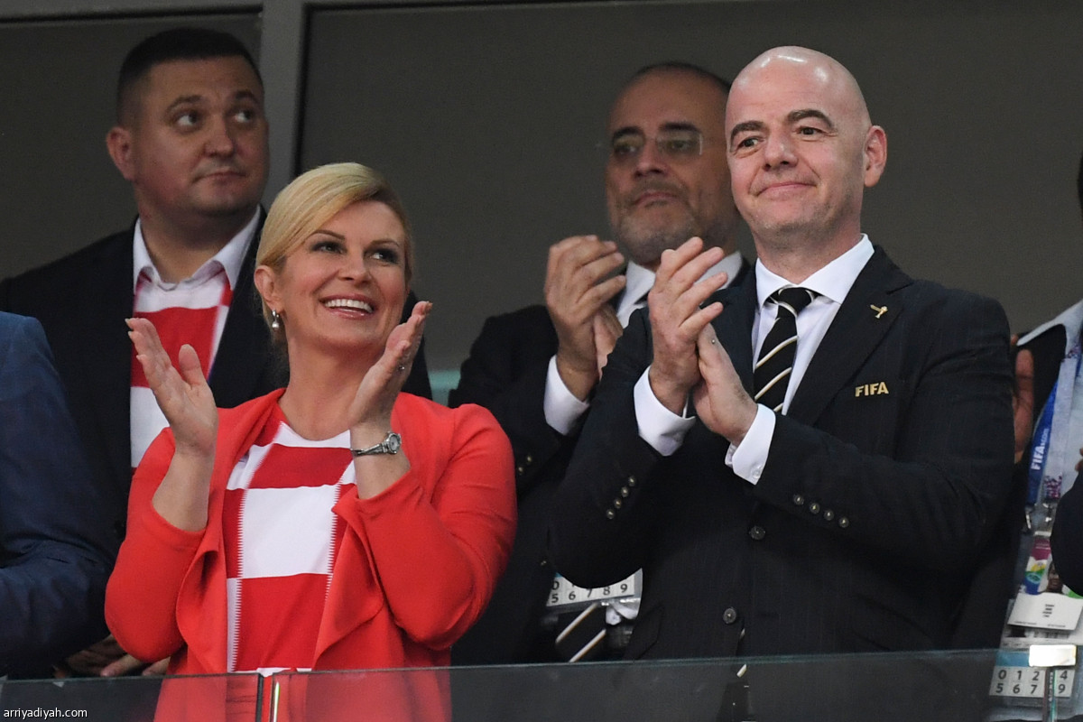 الرئيسة تحتفل