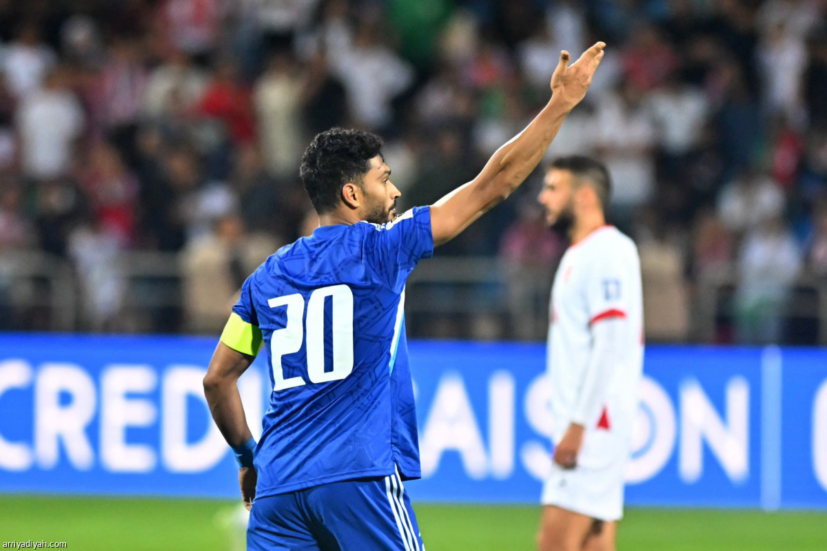 «الأزرق» يخطف نقطة