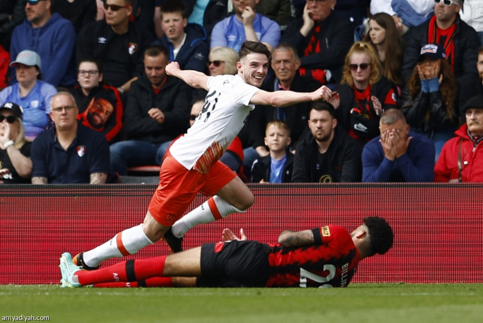 وست هام يواصل الهروب برباعية بورنموث