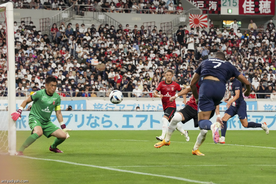 باريس سان جرمان يهزم أوراوا بثلاثية