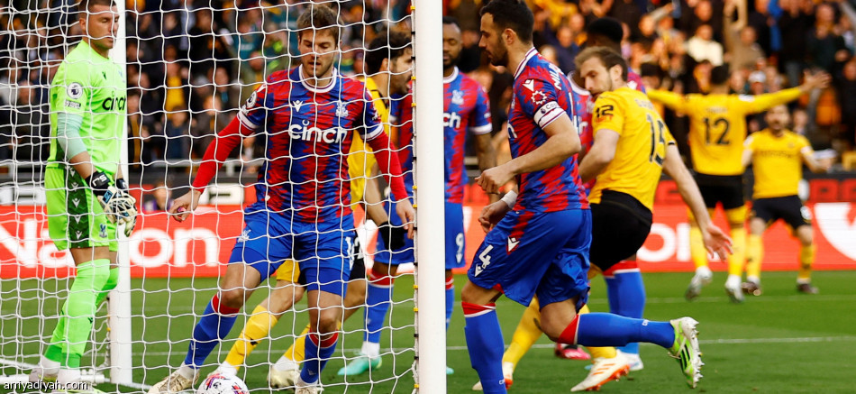 ولفرهامبتون يبتعد عن الخطر بثنائية كريستال بالاس