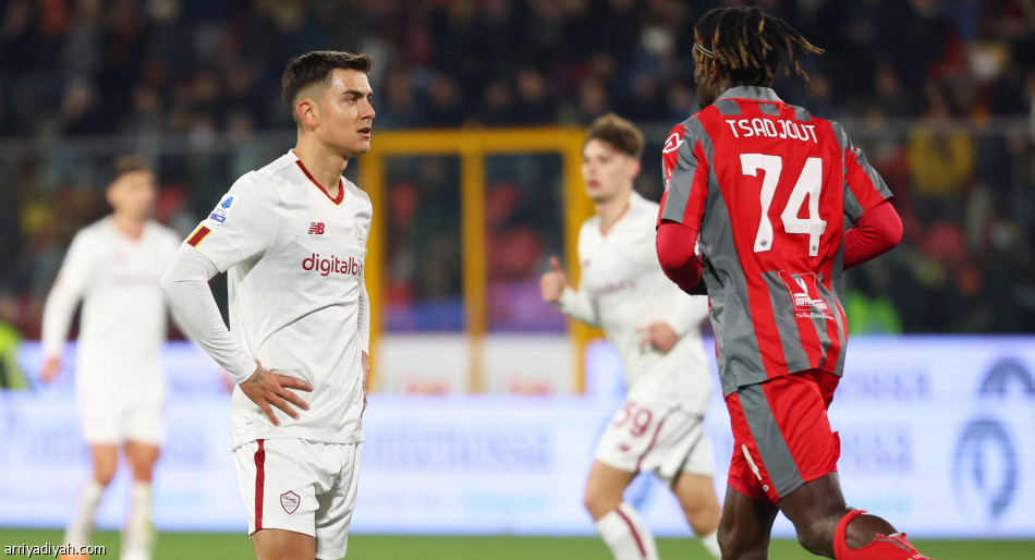 روما يسقط أمام كريمونيزي.. مورينيو يُطرد