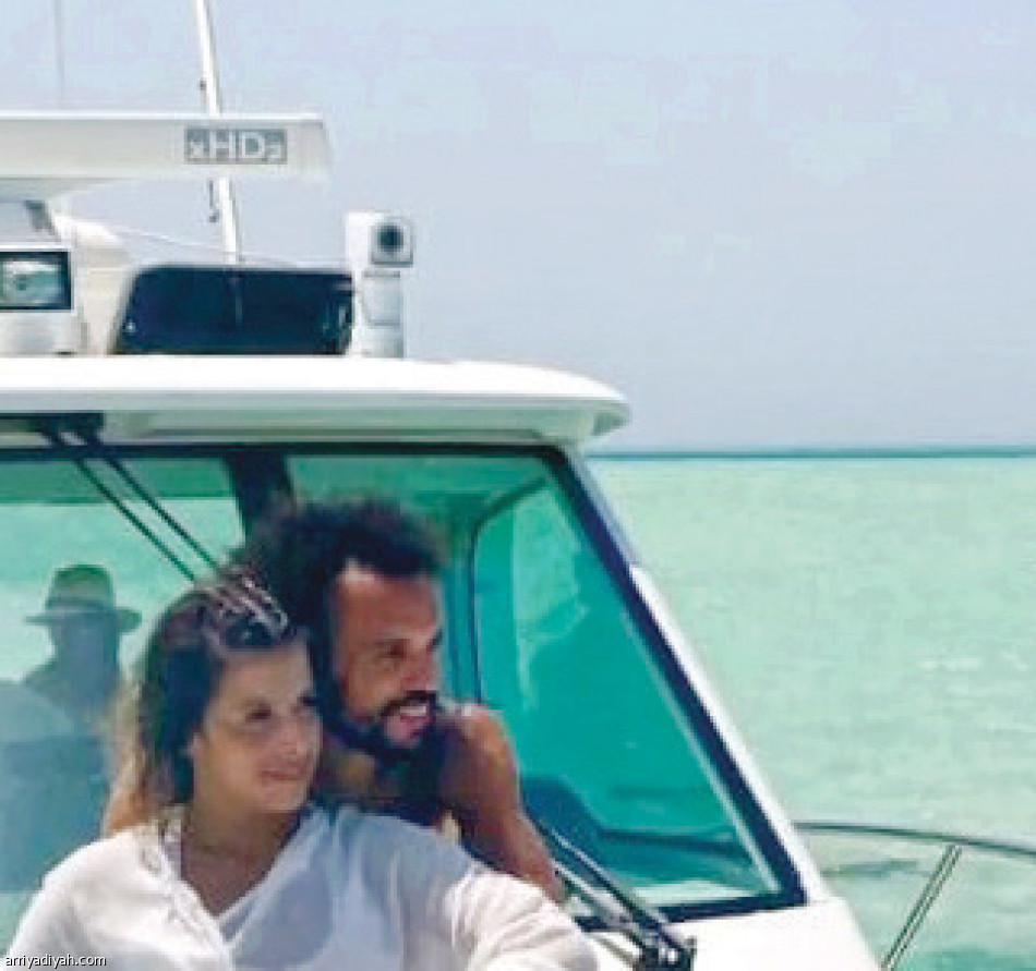 «إنستجرام» 
توثق إجازة الأجانب