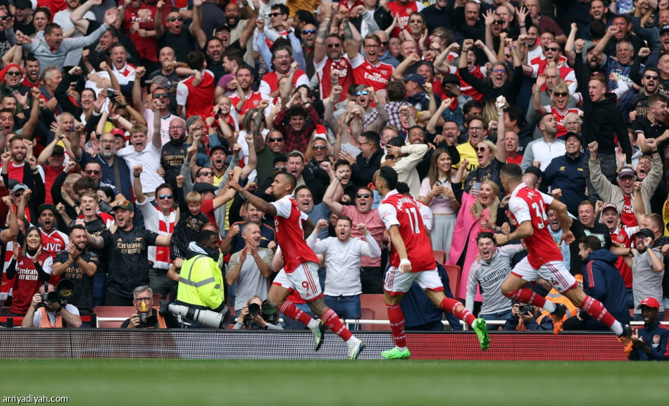 أرسنال يعزز الصدارة بثلاثية توتنهام