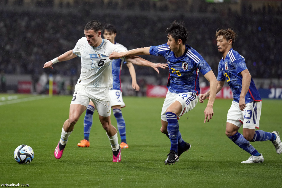 نيشيمورا يمنح اليابان التعادل أمام الأورجواي