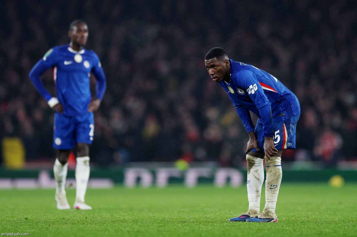 أرسنال يعبر