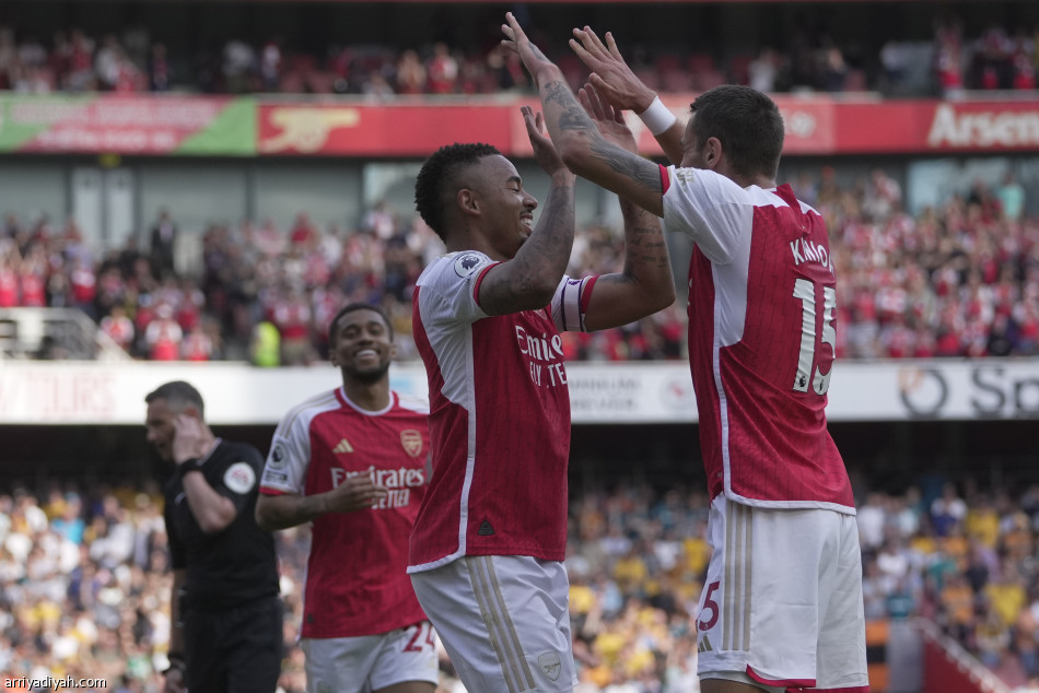 أرسنال يضرب وولفرهامبتون بخماسية