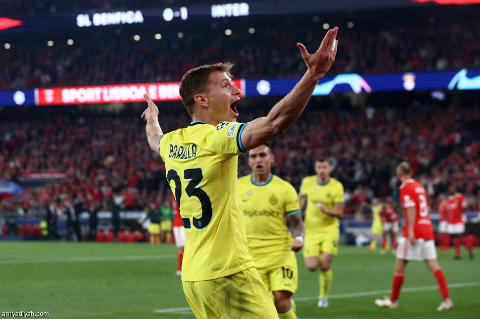 إنتر يضع قدما في نصف نهائي الأبطال