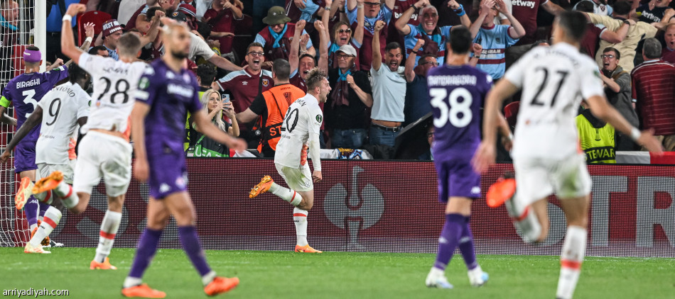 وست هام يتوج بلقب دوري المؤتمر