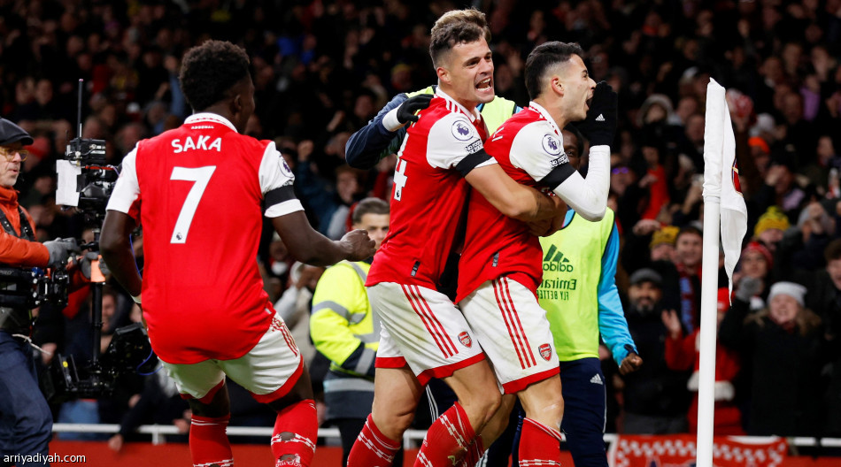 أرسنال يعاقب وست هام.. ويعزز الصدارة