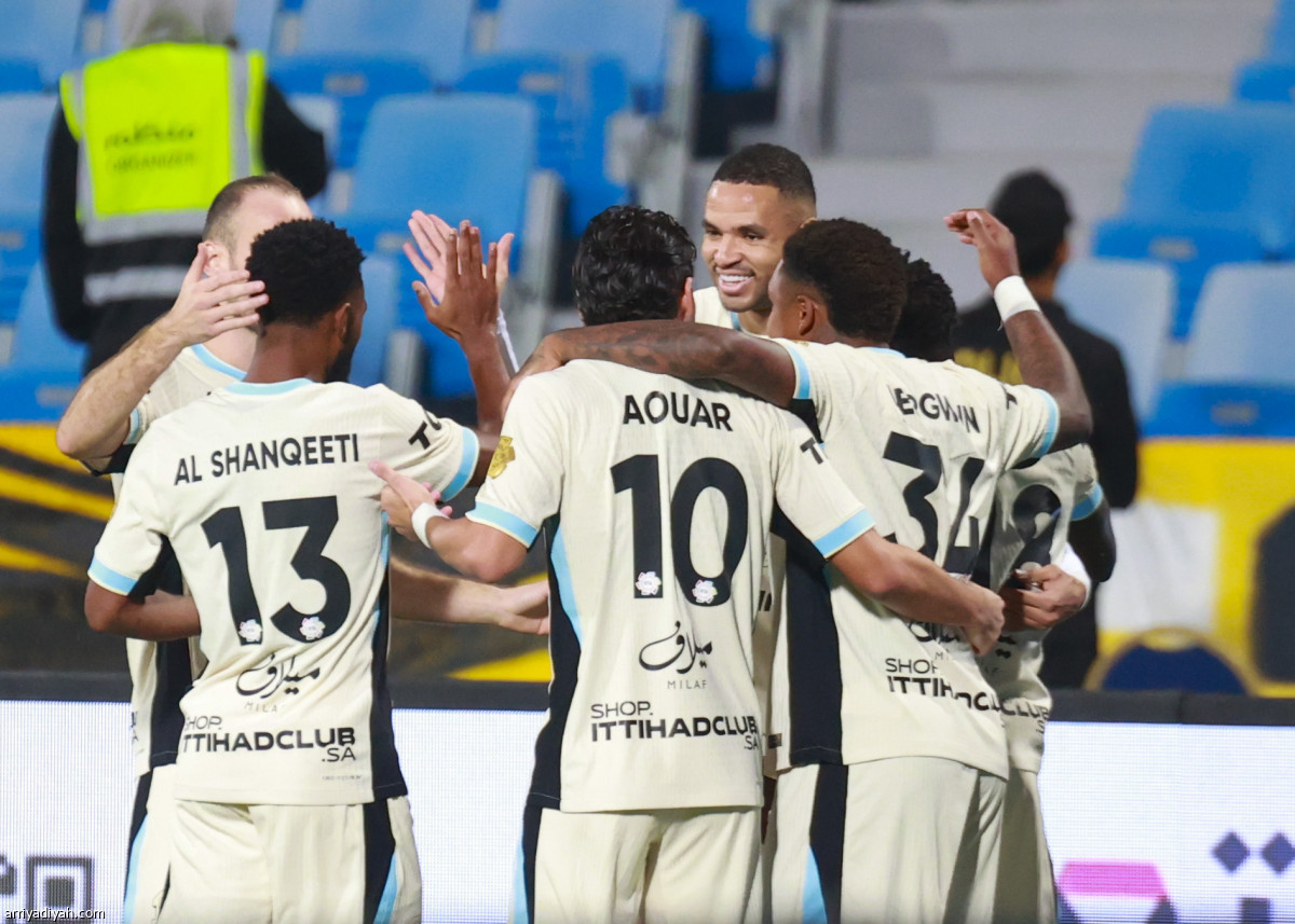 الرياض يفاجئ الاتحاد