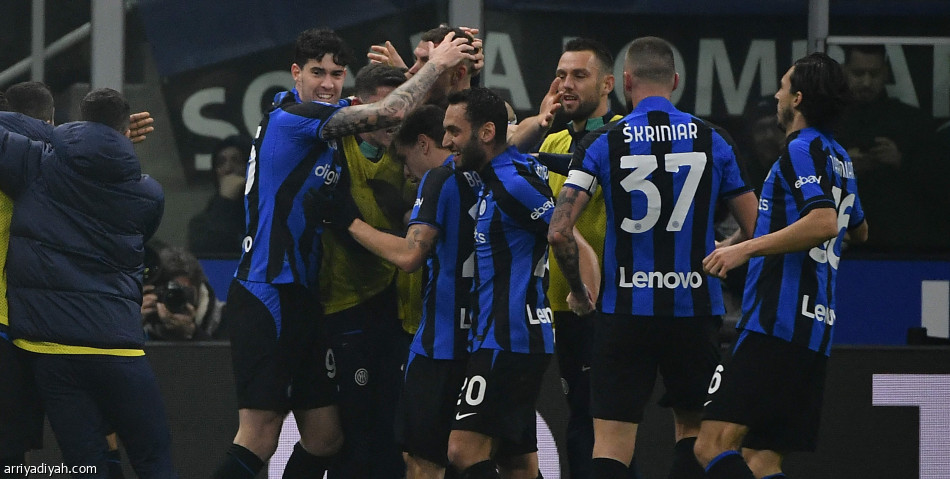 إنتر يبصم على خسارة نابولي الأولى