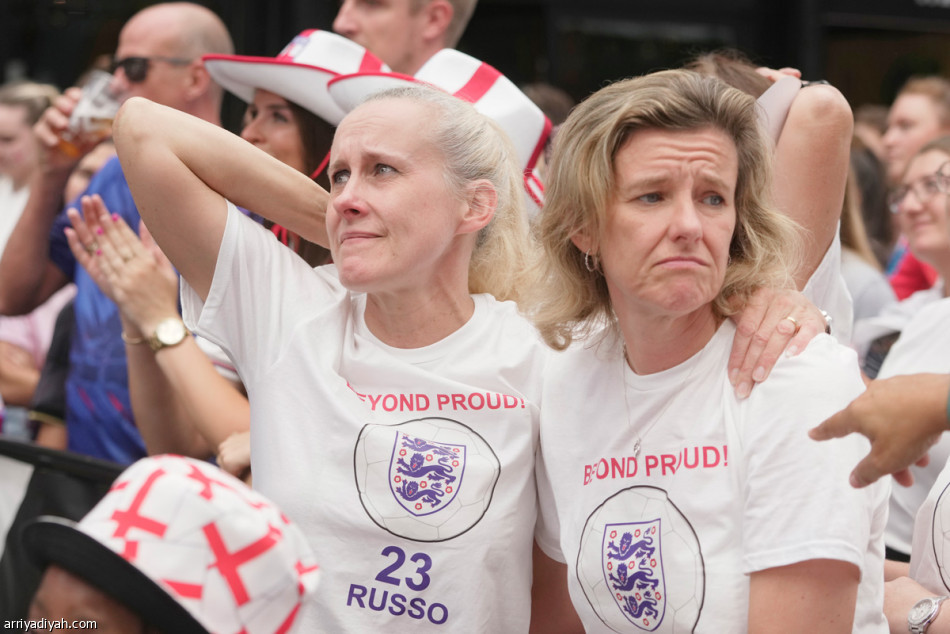 الإسبانيات
يتزعمن العالم