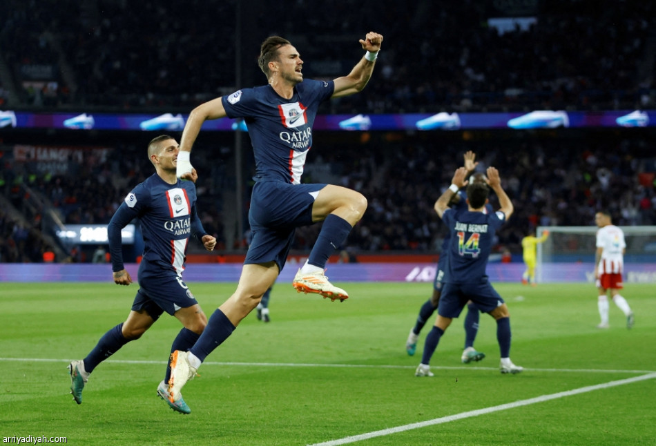 سان جيرمان يستعرض. وأجاكسيو يهبط