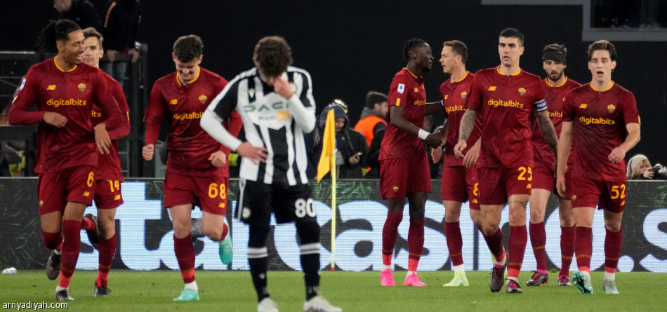 روما يتخطى أودينيزي.. ويبتعد في «الثالث»